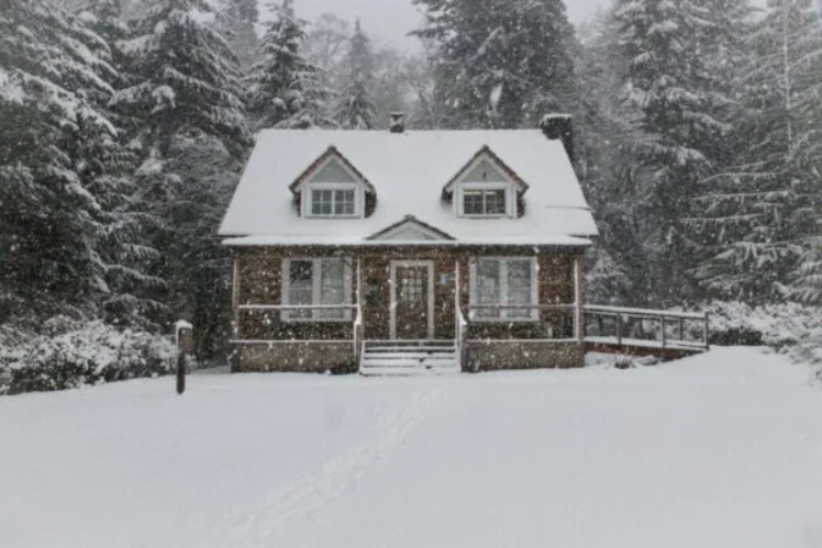 snowy home - winter home maintenance