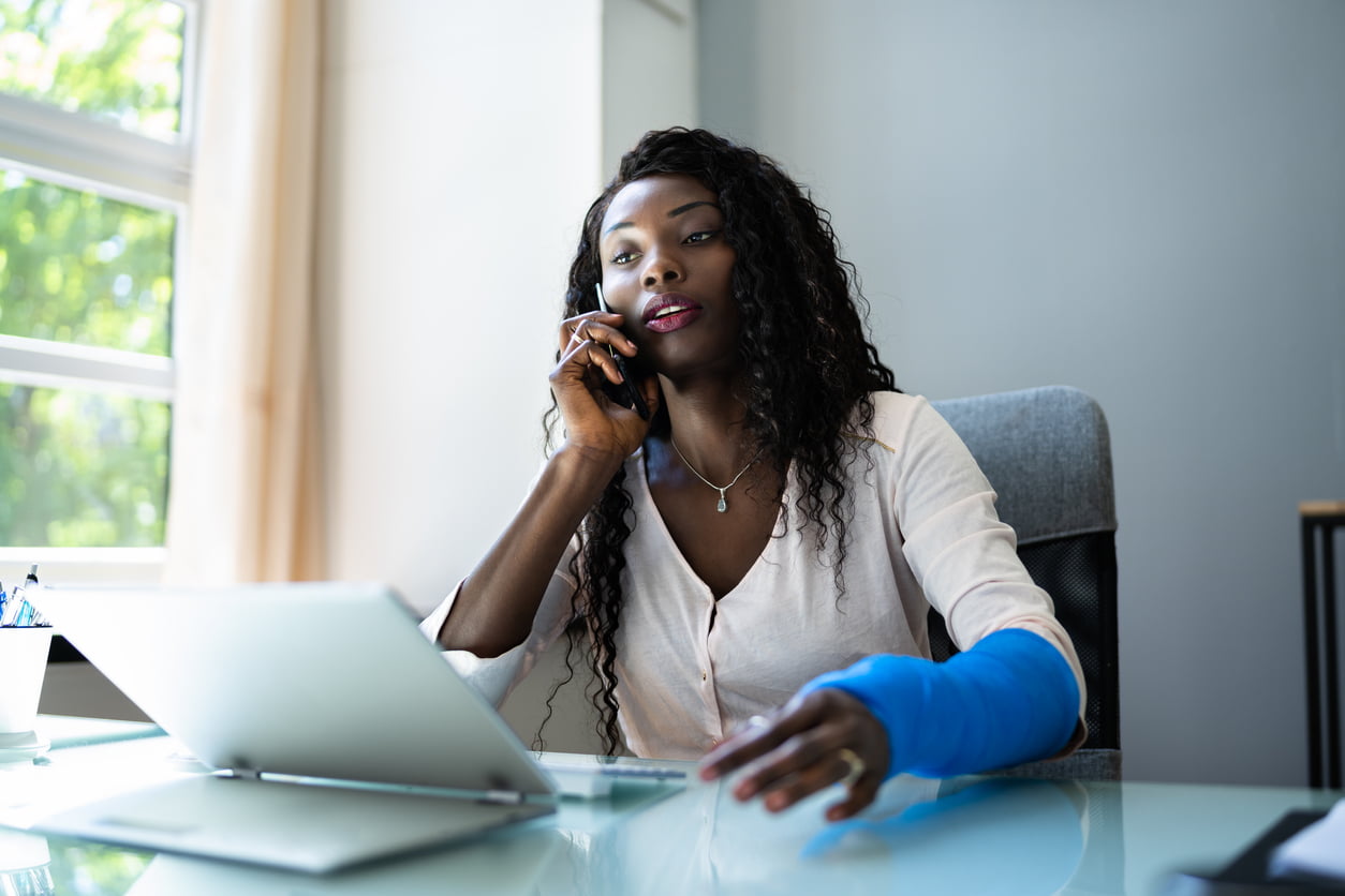 accident benefits coverage - Broken Arm Injured Worker Compensation Coverage. Using Office Laptop