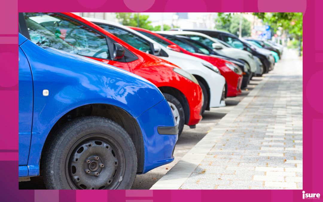 A line of cars owned by ontario drivers in a parking lot